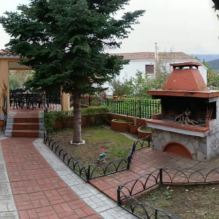 Veronika House Under Meteora *