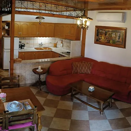 Tatil Evi Veronika House Under Meteora Sarakina