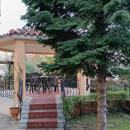 Veronika House Under Meteora Tatil Evi