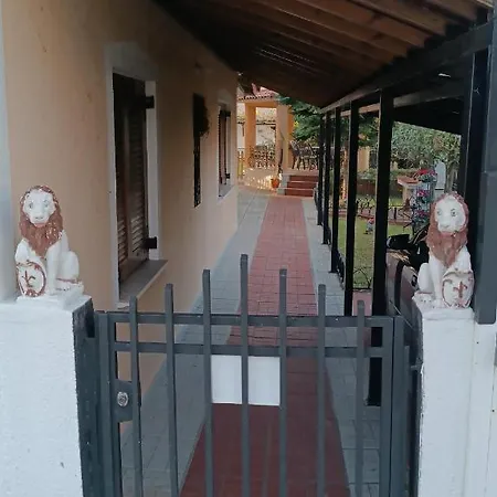Veronika House Under Meteora Sarakina