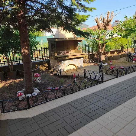 Veronika House Under Meteora Sarakina